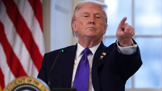 特朗普宣布因格陵兰问题对欧洲多国征收关税 直至达成购买协议